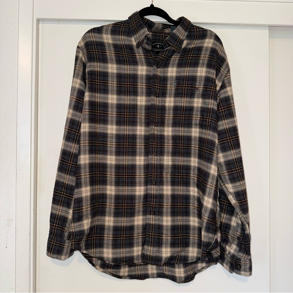 G.H. Bass & Co. Men’s Plaid Flannel Charcoal Grey